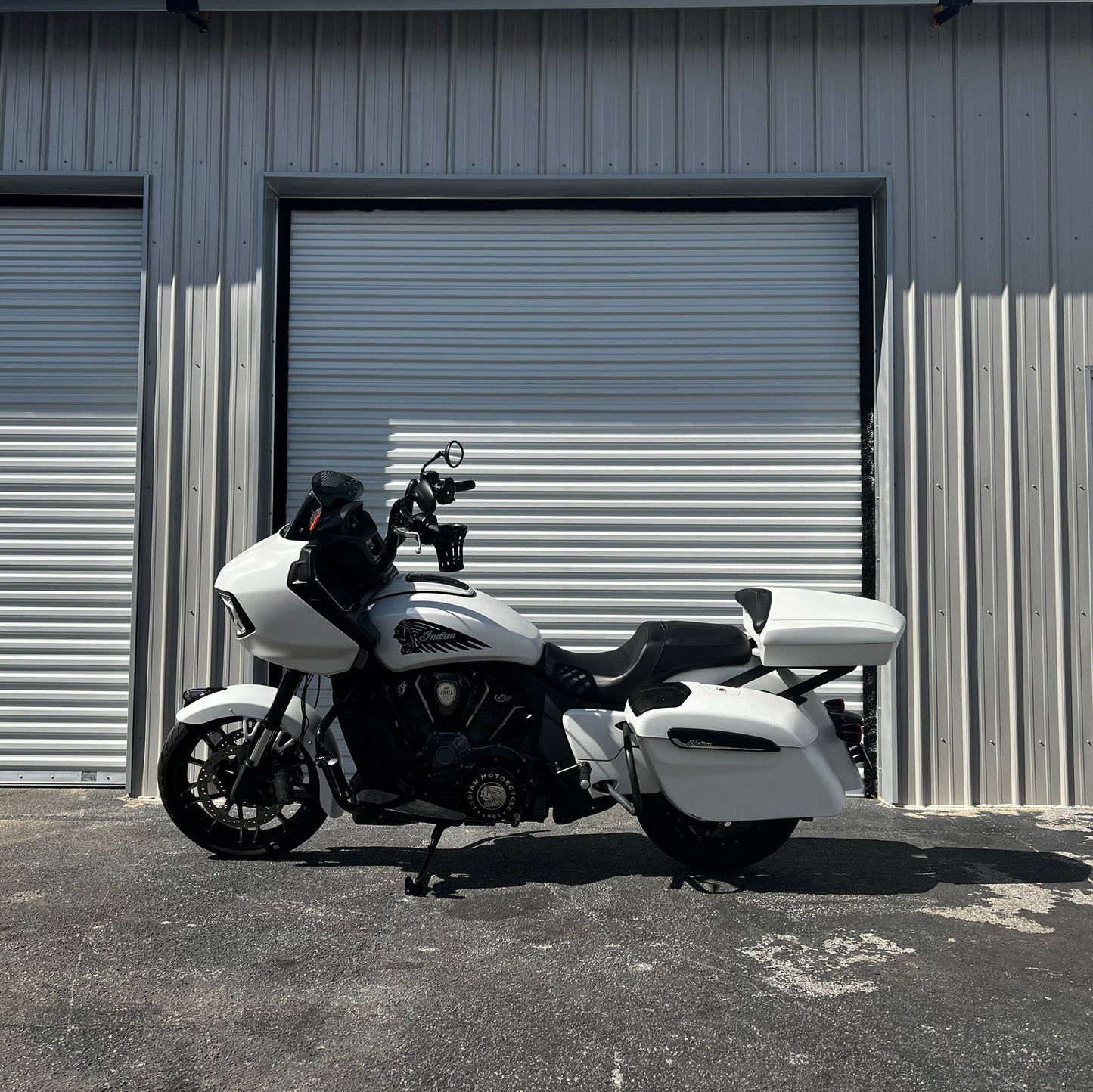 Custom Davidson Audio Tour Pack on Indian Challenger