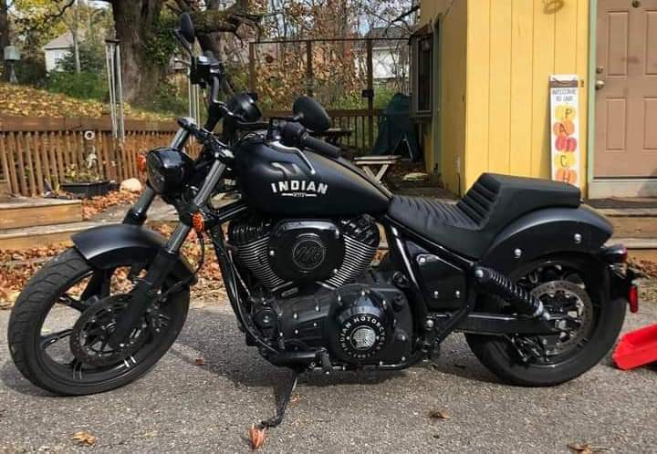 Customizable '22+ Indian®  Chief, Chief Dark Horse Step-Up Seat - Black