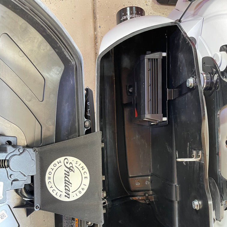 DA Right Saddlebag Amp Plate