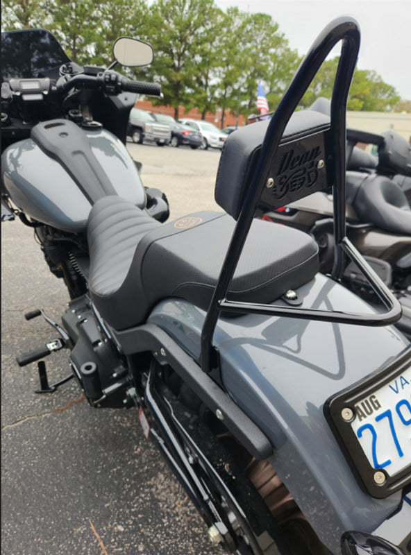 Schienalino Sissy Bar Fisso Alto 28 Nero Per Softail Low Rider Dal 2018 Al 2020 Schienalino Sissy Bar Fisso Alto 28 Nero Per Softail Low Rider Dal 2018 Al 2020